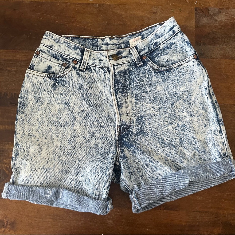 VTG Levi’s Acid Wash Denim Shorts Button fly size 11